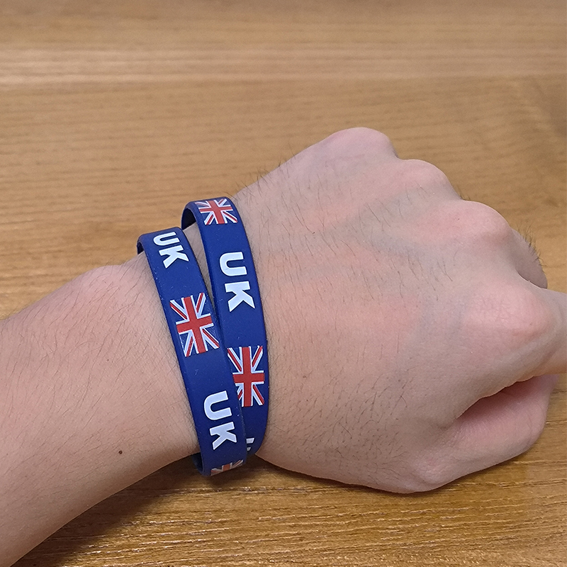 2 pezzi braccialetti con bandi - Women'S Accessories Uk recensione e prezzo
