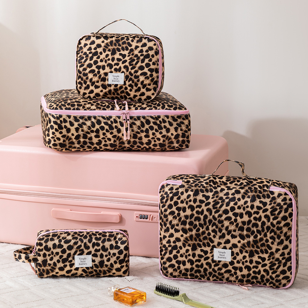 Borsa per il Trucco Leopardata - Women Accessories Business recensione e prezzo
