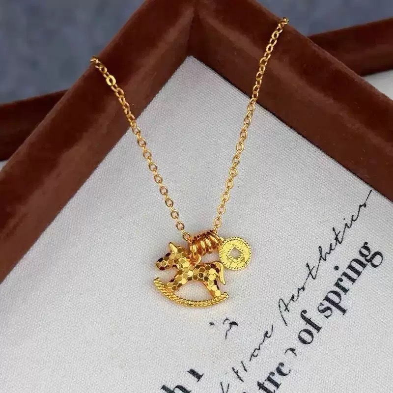 Collana con Ciondolo Cavallo E - Coin Necklace Delicate recensione e prezzo