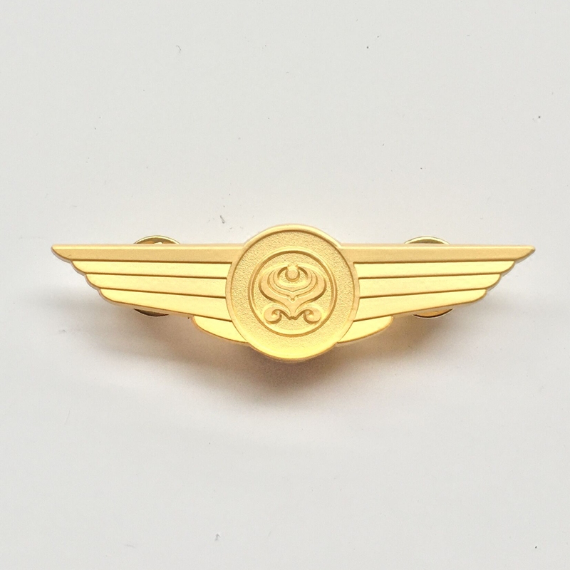 Captain Uniform Metal Cap Badg - Women Accessories Business recensione e prezzo