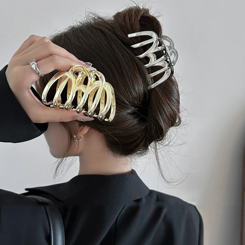 2023 Vintage Hollow Hair Clip  - Women'S Winter Accessories Set recensione e prezzo