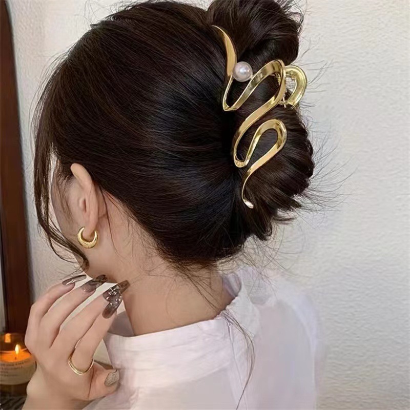 2023 Vintage Hollow Hair Clip  - Women'S Winter Accessories Set recensione e prezzo