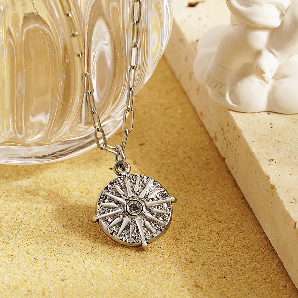 Collana con Ciondolo a Disco R - Coin Necklace Delicate recensione e prezzo