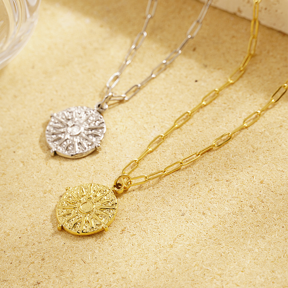 Collana con Ciondolo a Disco R - Coin Necklace Delicate recensione e prezzo